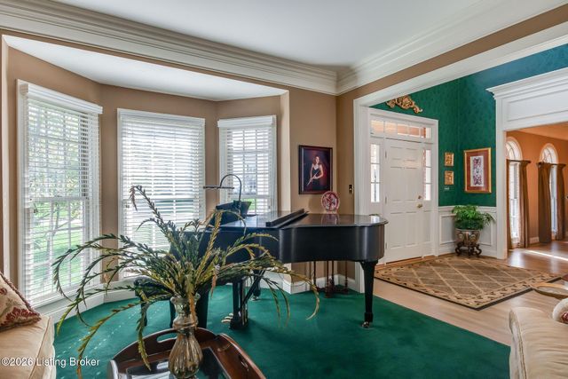 9307 Springbrooke Cir, Louisville, KY 40241