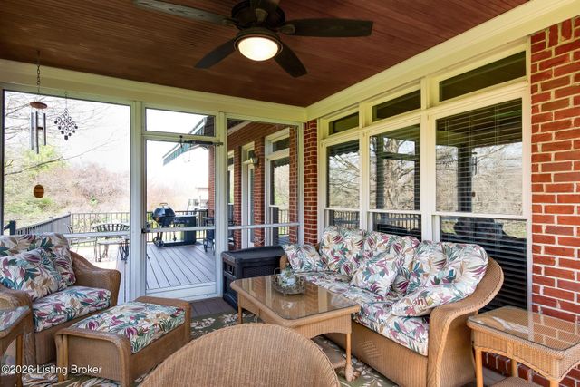 9307 Springbrooke Cir, Louisville, KY 40241