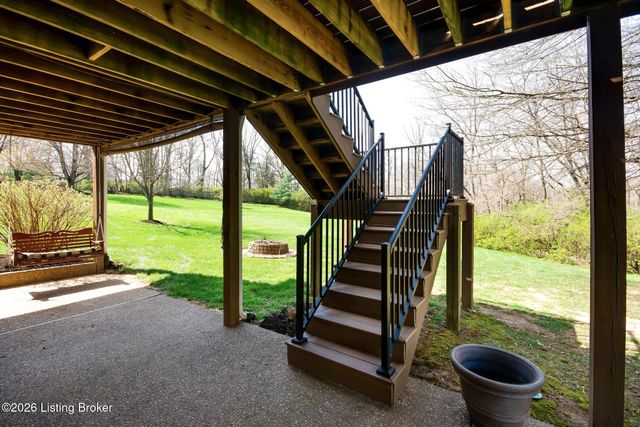 9307 Springbrooke Cir, Louisville, KY 40241