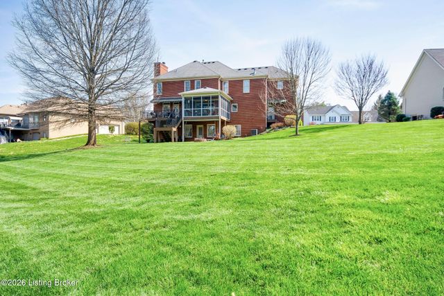 9307 Springbrooke Cir, Louisville, KY 40241