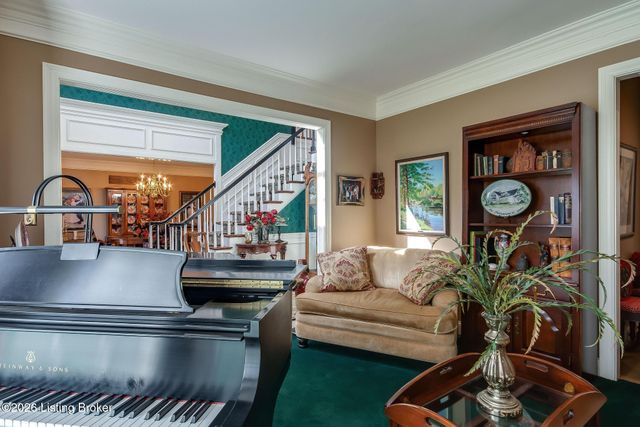 9307 Springbrooke Cir, Louisville, KY 40241