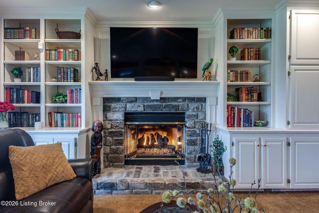 9307 Springbrooke Cir, Louisville, KY 40241