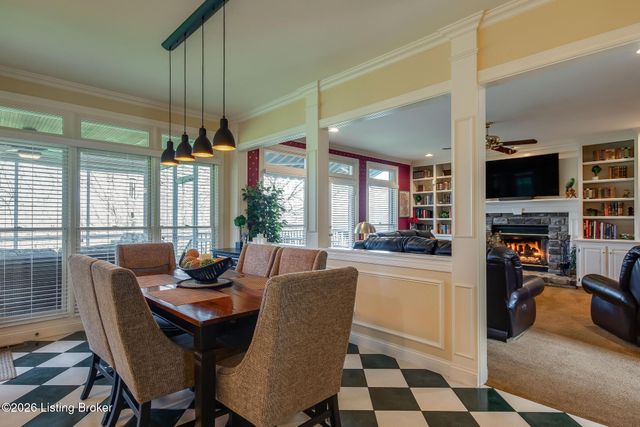 9307 Springbrooke Cir, Louisville, KY 40241