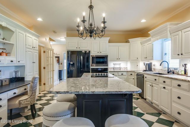 9307 Springbrooke Cir, Louisville, KY 40241