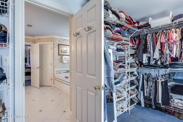 9307 Springbrooke Cir, Louisville, KY 40241