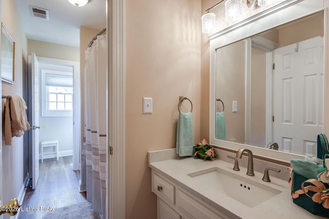 9307 Springbrooke Cir, Louisville, KY 40241