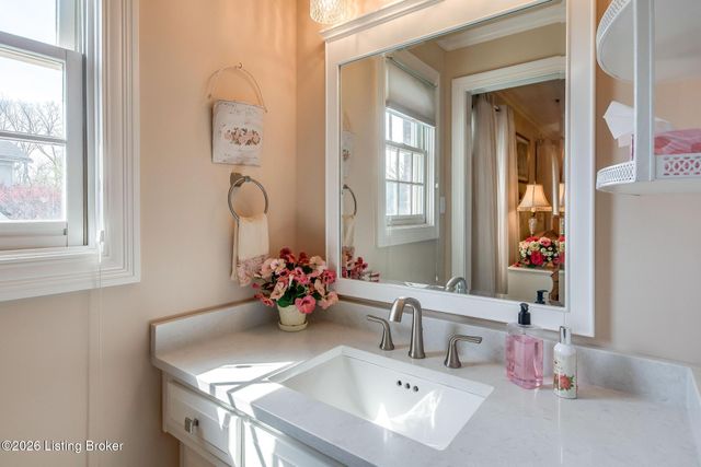 9307 Springbrooke Cir, Louisville, KY 40241