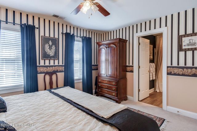 9307 Springbrooke Cir, Louisville, KY 40241