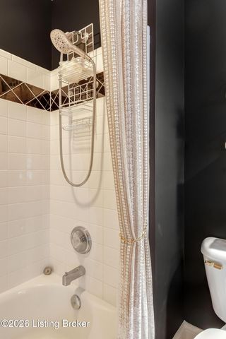 9307 Springbrooke Cir, Louisville, KY 40241