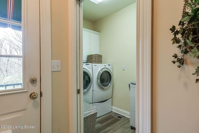 9307 Springbrooke Cir, Louisville, KY 40241