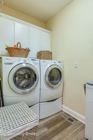 9307 Springbrooke Cir, Louisville, KY 40241