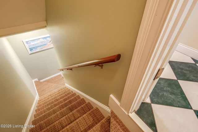 9307 Springbrooke Cir, Louisville, KY 40241