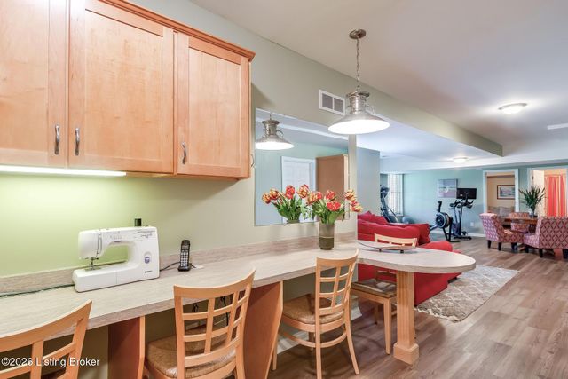 9307 Springbrooke Cir, Louisville, KY 40241