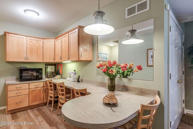 9307 Springbrooke Cir, Louisville, KY 40241