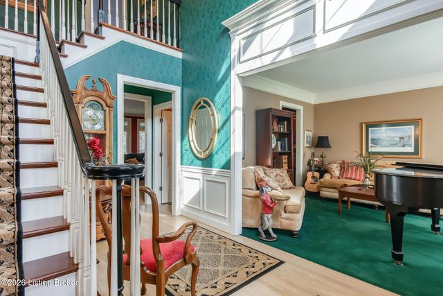 9307 Springbrooke Cir, Louisville, KY 40241