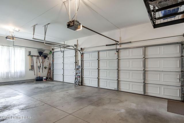 9307 Springbrooke Cir, Louisville, KY 40241