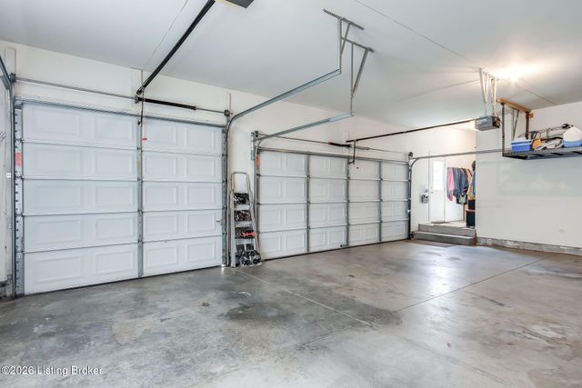 9307 Springbrooke Cir, Louisville, KY 40241