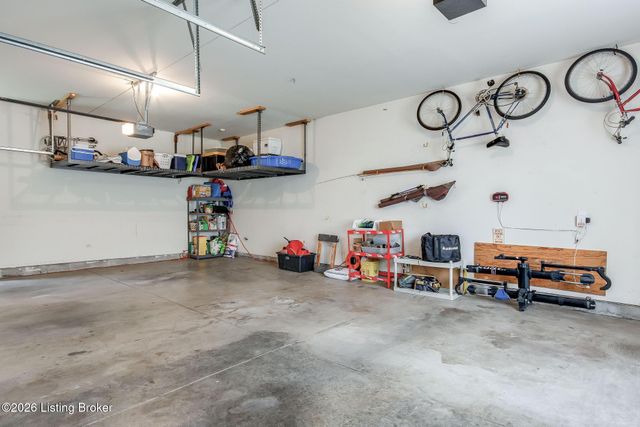 9307 Springbrooke Cir, Louisville, KY 40241