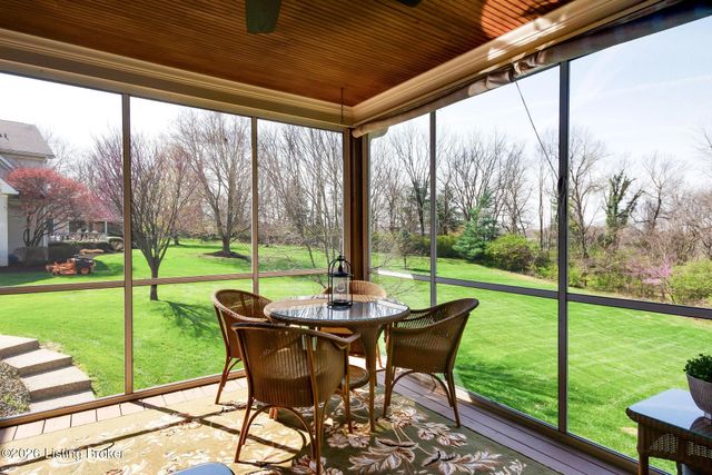 9307 Springbrooke Cir, Louisville, KY 40241