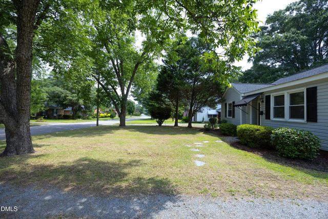 907 S 2nd Street, Smithfield, NC 27577