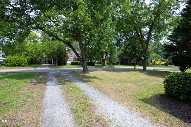 907 S 2nd Street, Smithfield, NC 27577