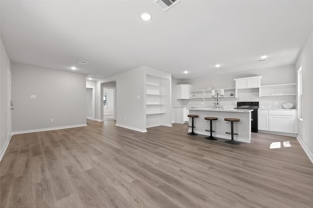 154 Lakeview Drive E, Livingston, TX 77351