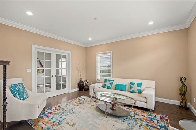 1820 Winchester Dr, Upper St Clair, PA 15241