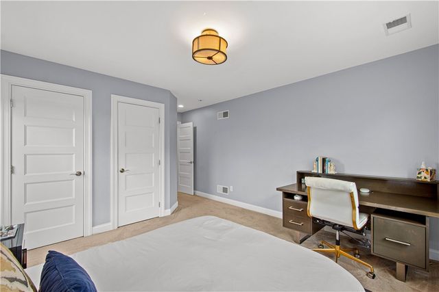 1820 Winchester Dr, Upper St Clair, PA 15241