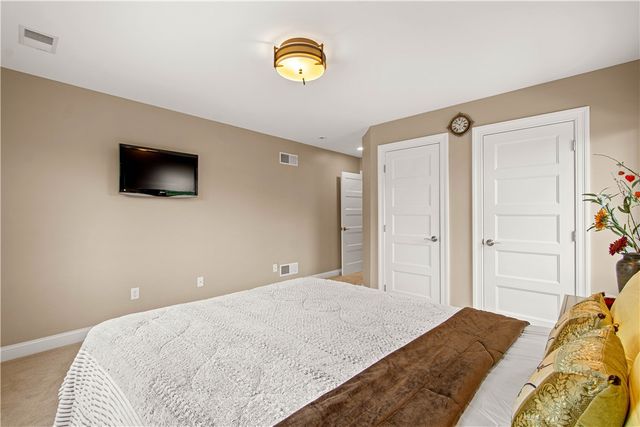 1820 Winchester Dr, Upper St Clair, PA 15241
