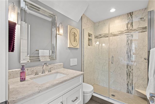 1820 Winchester Dr, Upper St Clair, PA 15241