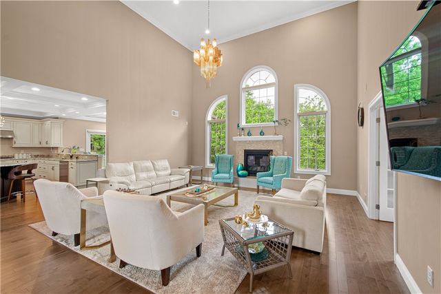 1820 Winchester Dr, Upper St Clair, PA 15241