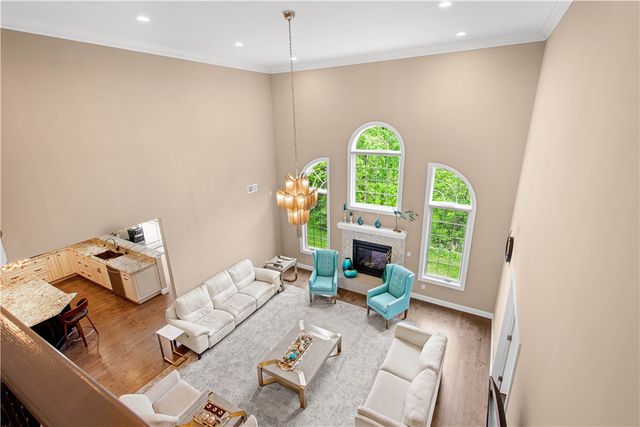 1820 Winchester Dr, Upper St Clair, PA 15241