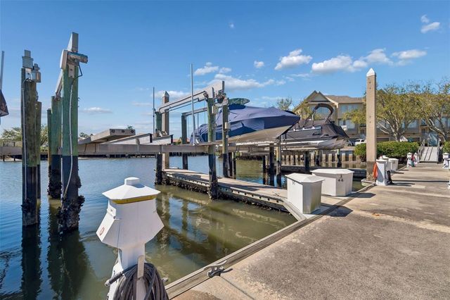 4326 SPINNAKER COVE LANE, Tampa, FL 33615