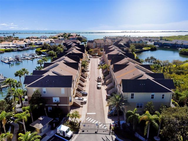 4326 SPINNAKER COVE LANE, Tampa, FL 33615