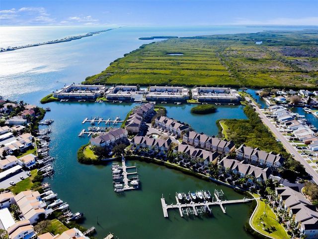 4326 SPINNAKER COVE LANE, Tampa, FL 33615