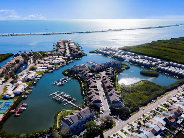 4326 SPINNAKER COVE LANE, Tampa, FL 33615