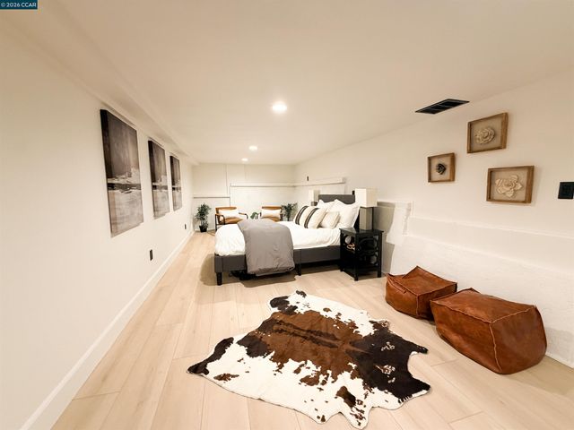 1030 E 21St St, Oakland, CA 94606