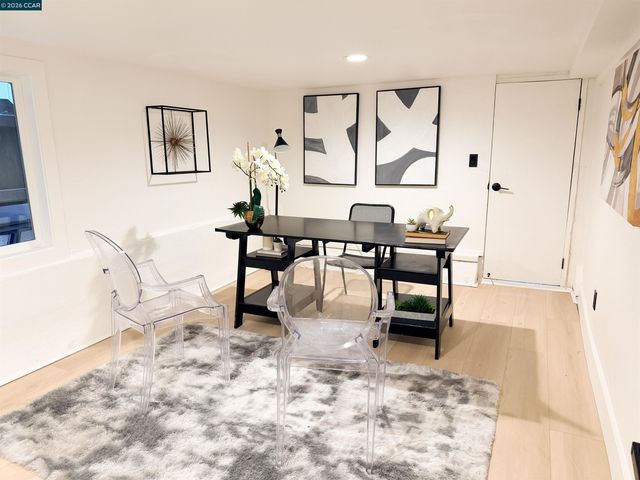 1030 E 21St St, Oakland, CA 94606