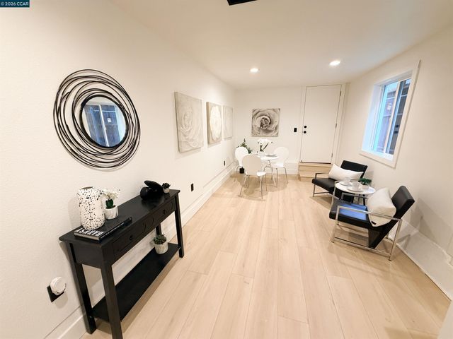 1030 E 21St St, Oakland, CA 94606