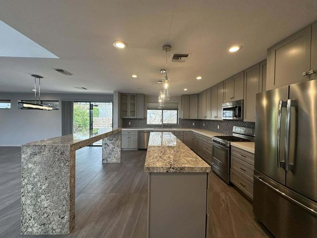 4 Saturn Circle, Rancho Mirage, CA 92270