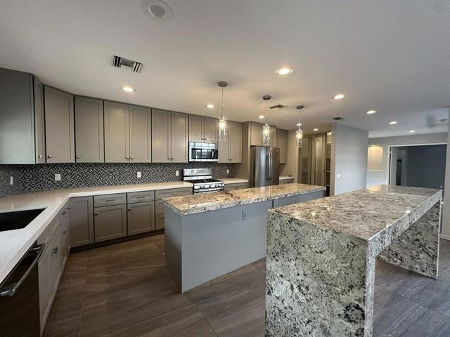 4 Saturn Circle, Rancho Mirage, CA 92270