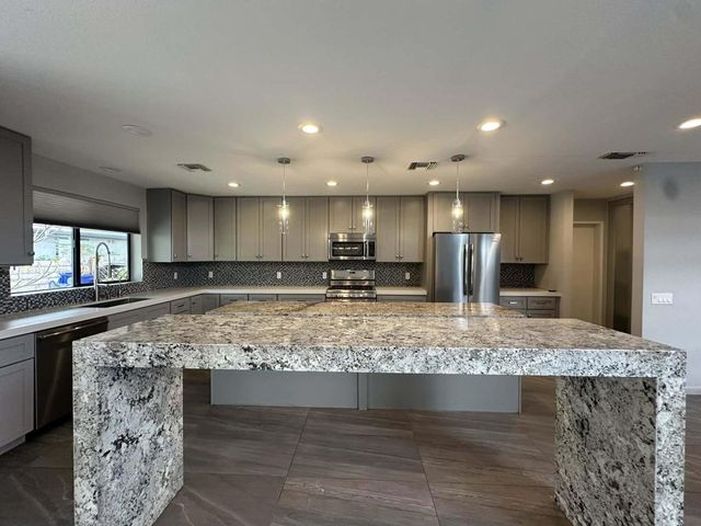 4 Saturn Circle, Rancho Mirage, CA 92270
