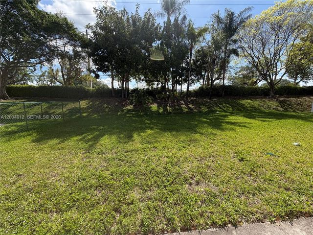 2329 NW 184th Terrace, Pembroke Pines, FL 33029