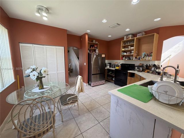 2329 NW 184th Terrace, Pembroke Pines, FL 33029