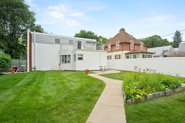 1550 8th Street S, Fargo, ND 58103