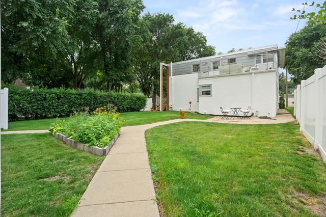 1550 8th Street S, Fargo, ND 58103