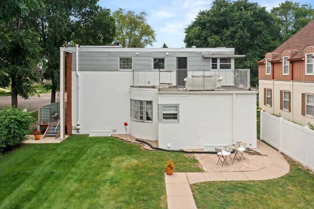 1550 8th Street S, Fargo, ND 58103