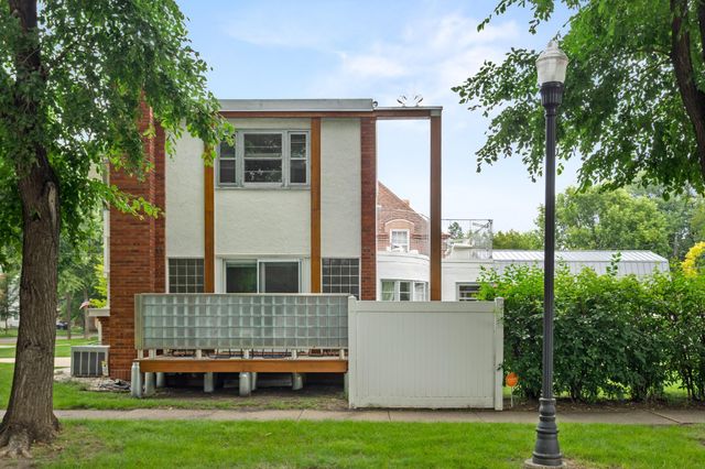 1550 8th Street S, Fargo, ND 58103