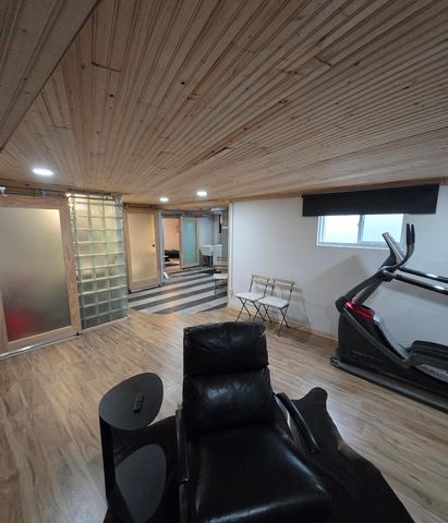 1550 8th Street S, Fargo, ND 58103