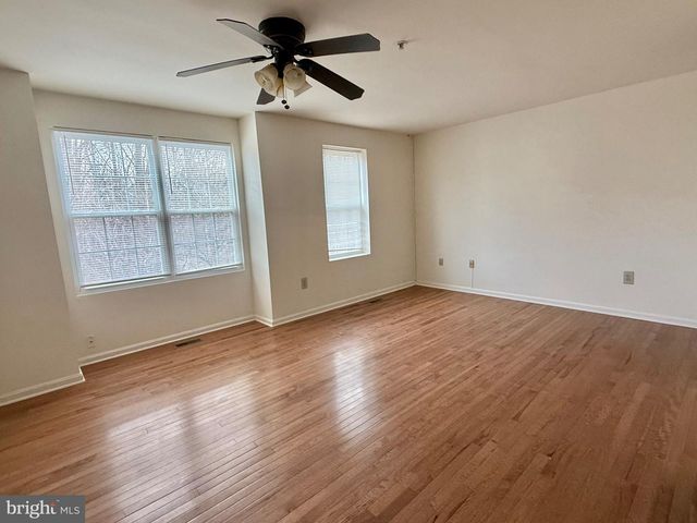 10128 REPRISE DR, Rockville, MD 20850